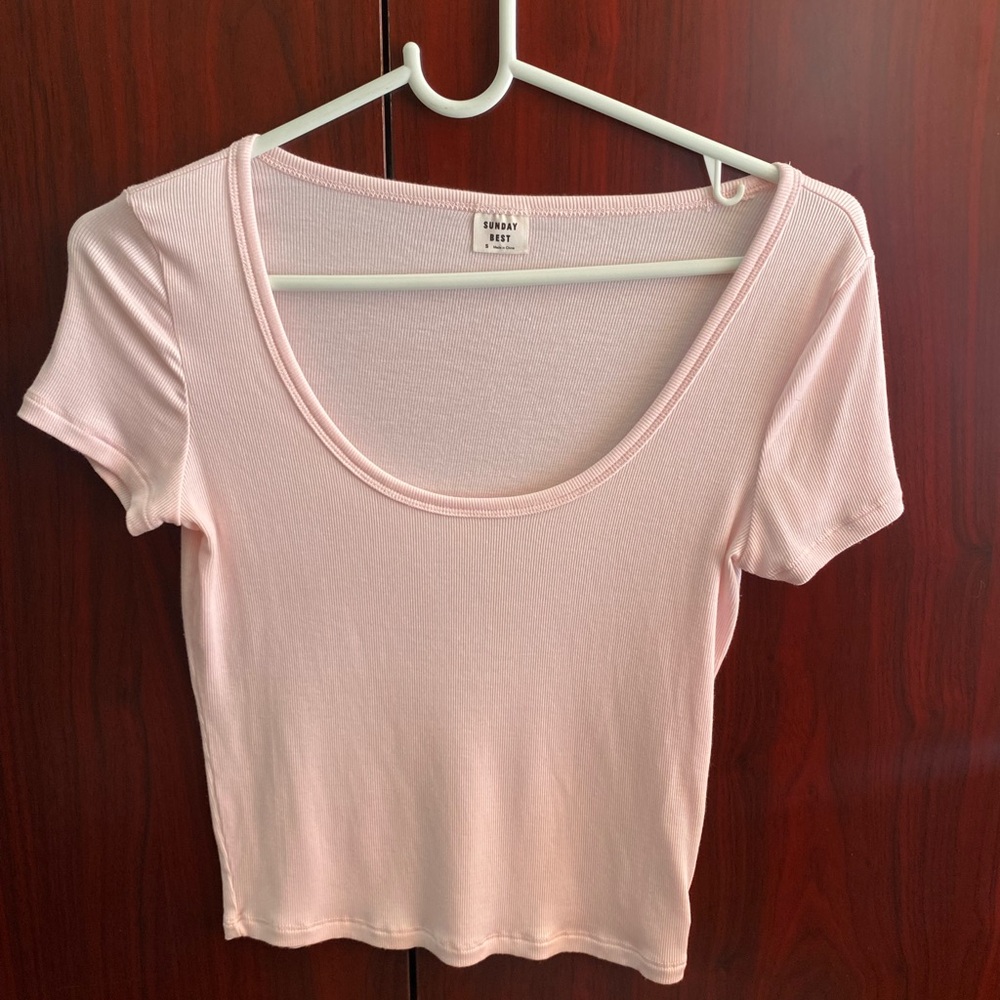 Aritzia Sunday Best Light Pink Short Sleeve Tee